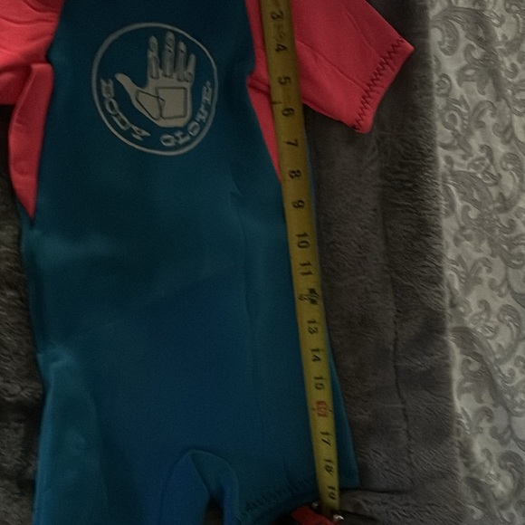 Body glove wetsuit child used for a photo shoot once - Picture 5 of 9